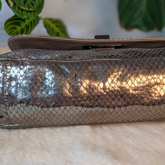 Stuart Weitzman faux snakeskin silver purse - Picture 7 of 16